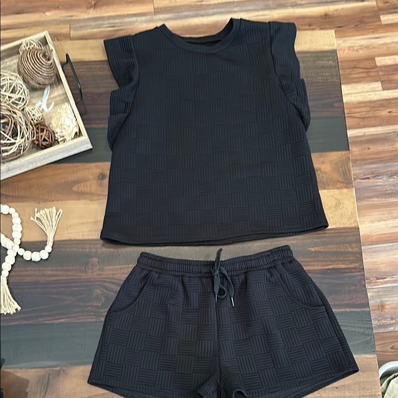 Tops - Boutique short set size Large
